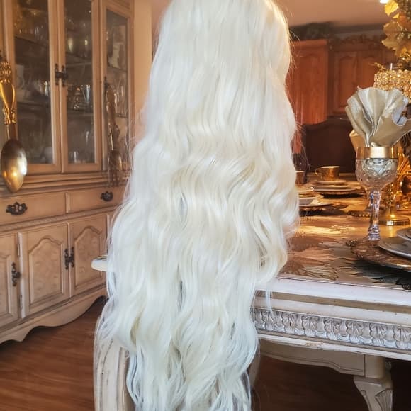 Blonde Lace Front Wig 24-26 inches!! - Thumbnail 15