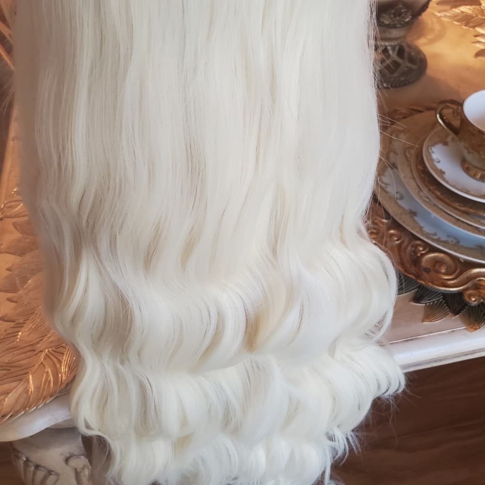 Blonde Lace Front Wig 24-26 inches!! - Thumbnail 8