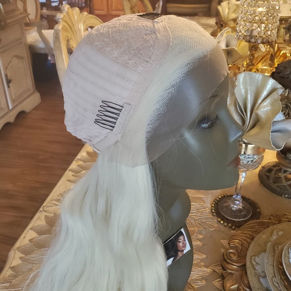 Blonde Lace Front Wig 24-26 inches!! - Thumbnail 3
