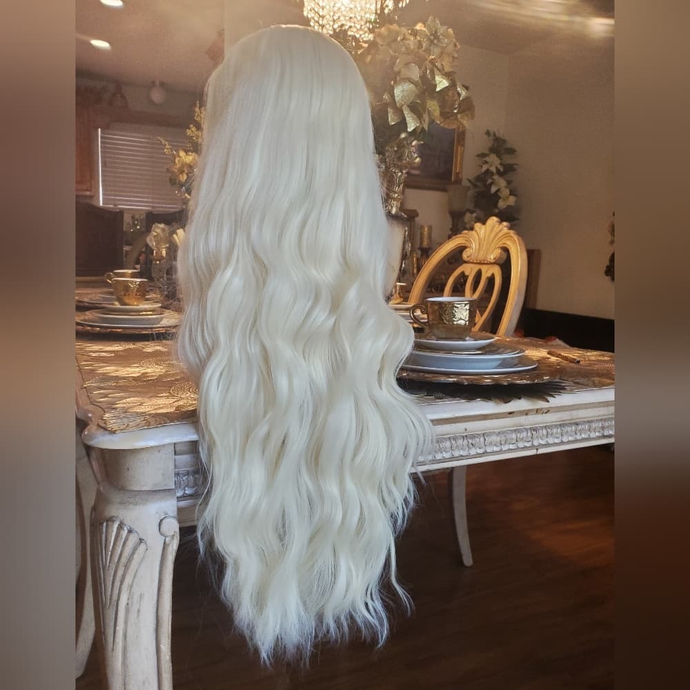 Blonde Lace Front Wig 24-26 inches!! - Thumbnail 10