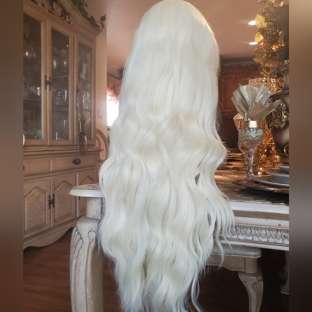 Blonde Lace Front Wig 24-26 inches!! - Thumbnail 7