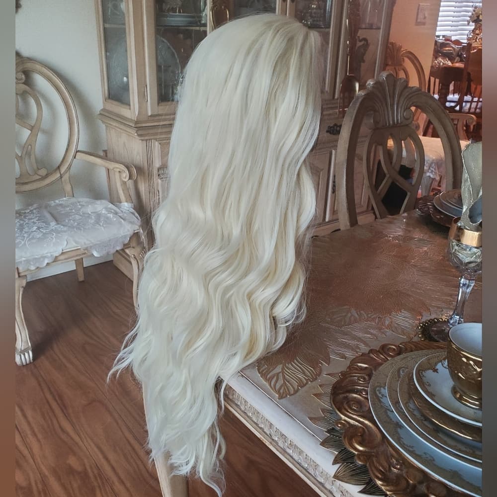 Blonde Lace Front Wig 24-26 inches!! - Thumbnail 11