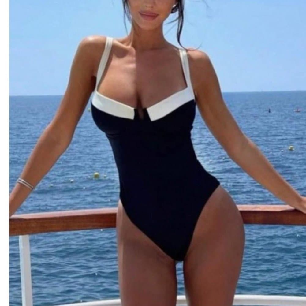 Color Block High Cut Bottom One Piece Monokini Swim - Thumbnail 4