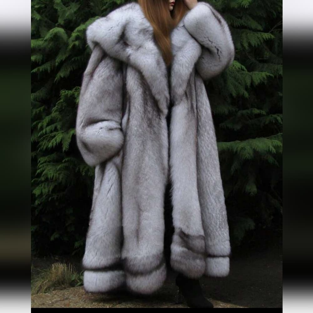 Luxurious Silver Faux Fur Coat - Thumbnail 16