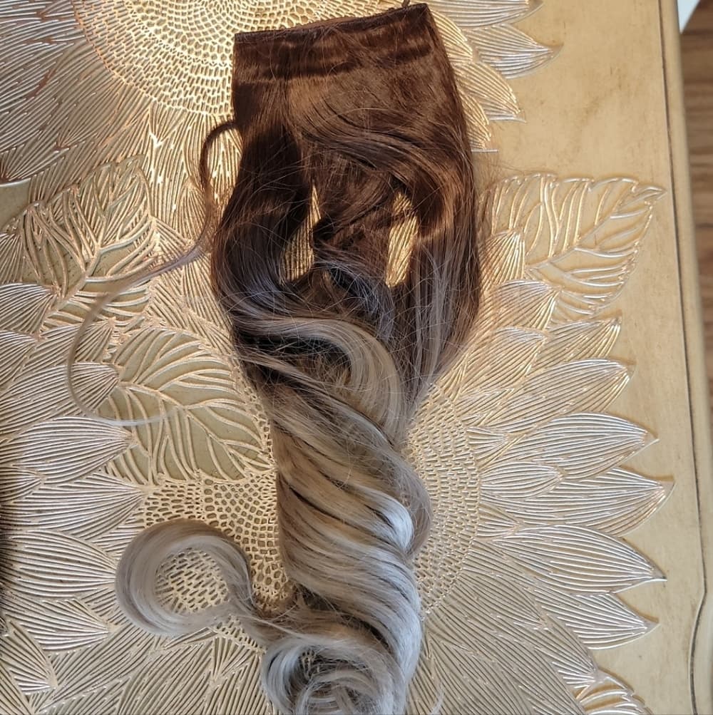Brown Blonde 20" long synthetic straight hair extensions halo wire fish line - Thumbnail 4