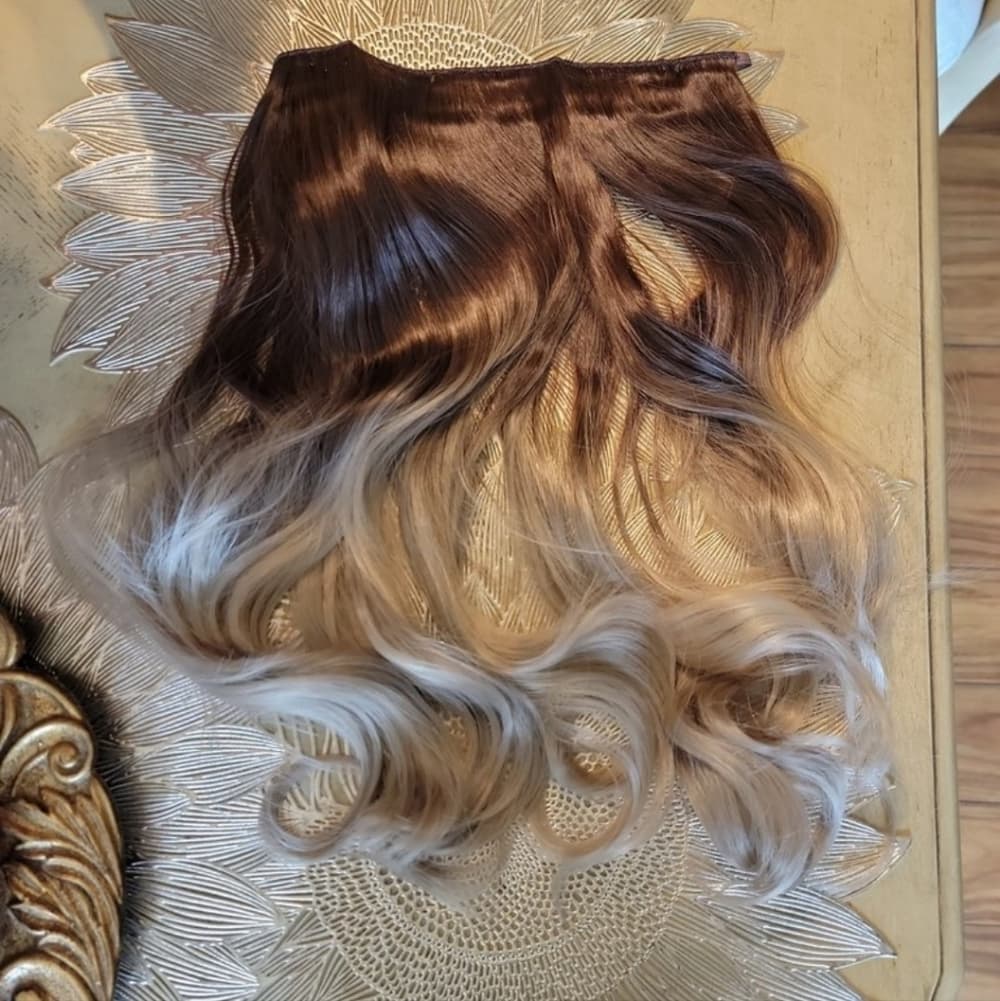 Brown Blonde 20" long synthetic straight hair extensions halo wire fish line - Thumbnail 3