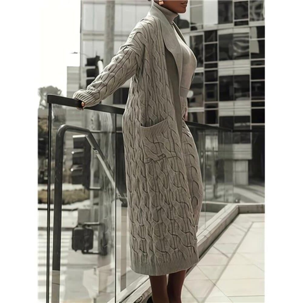 Tailored Development: a Three-Piece Set Featuring a Luxurious Long-Sleeve - Thumbnail 3