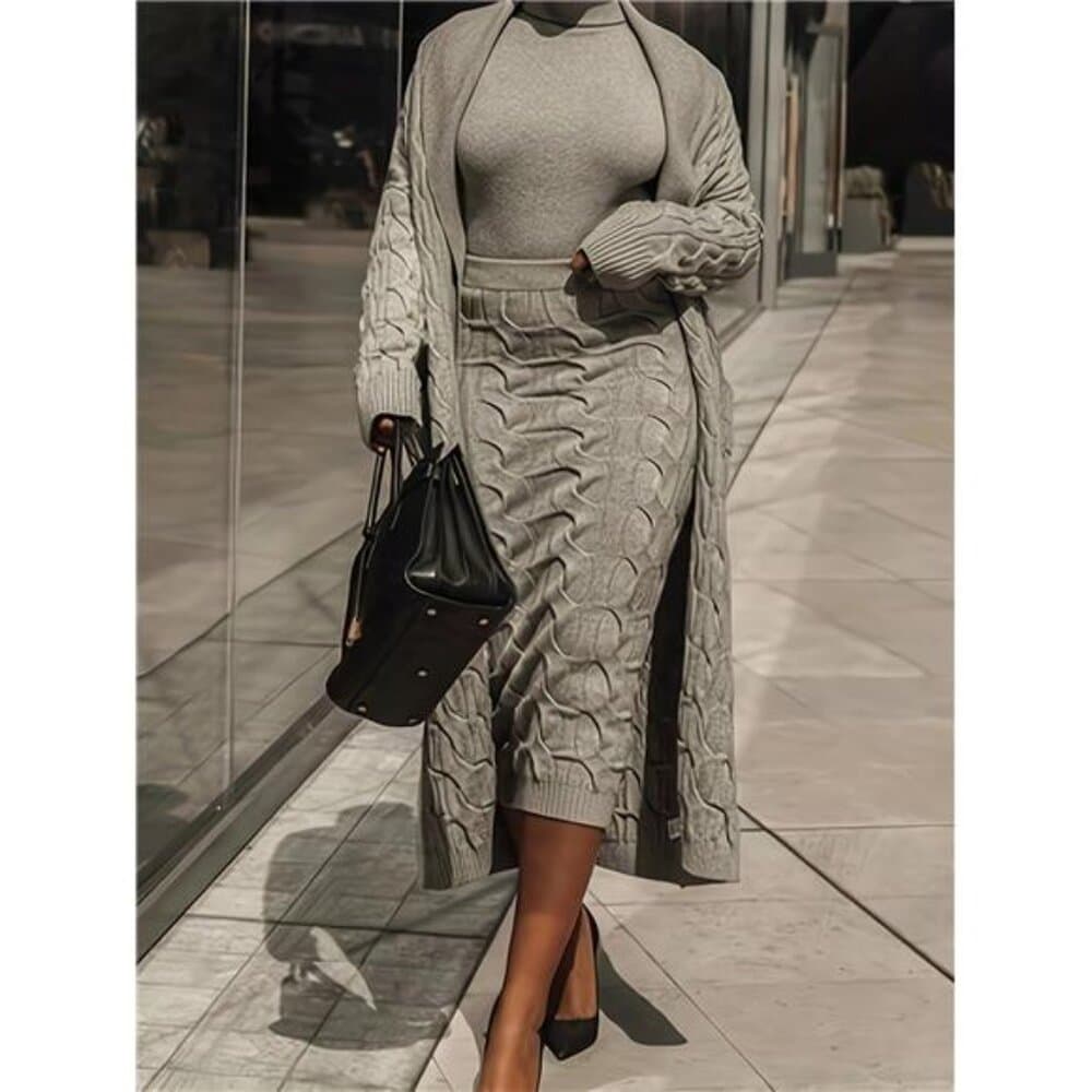 Tailored Development: a Three-Piece Set Featuring a Luxurious Long-Sleeve - Thumbnail 2