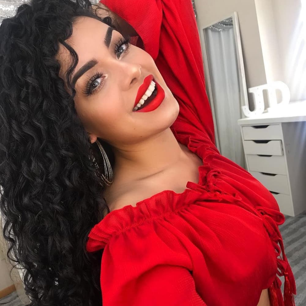 Curly Beauty Lace Front Wig