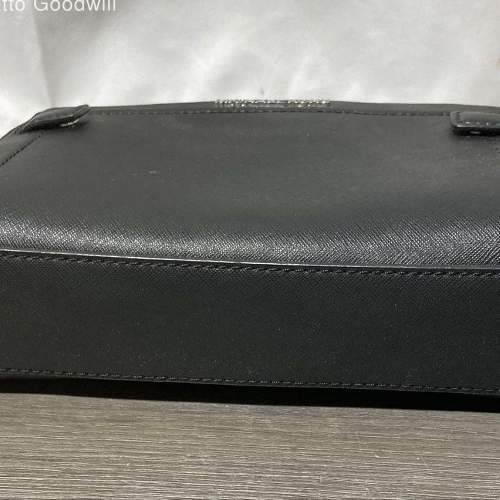 Michael Kors black crossbody bag. - Thumbnail 3