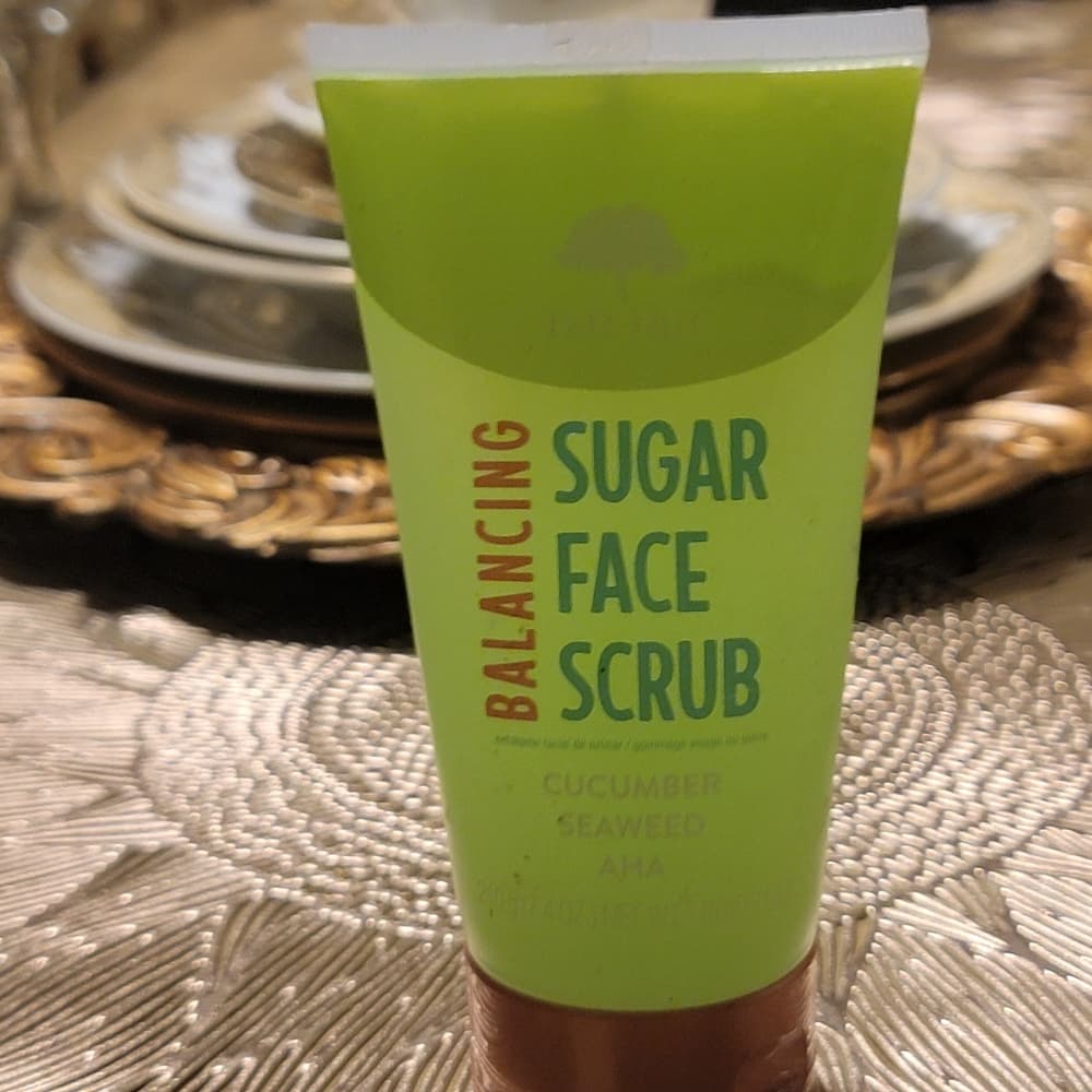 🔥TREE HUT BALANCING FACE SCRUB CUCUMBER & SEAWEED🔥 - Thumbnail 4
