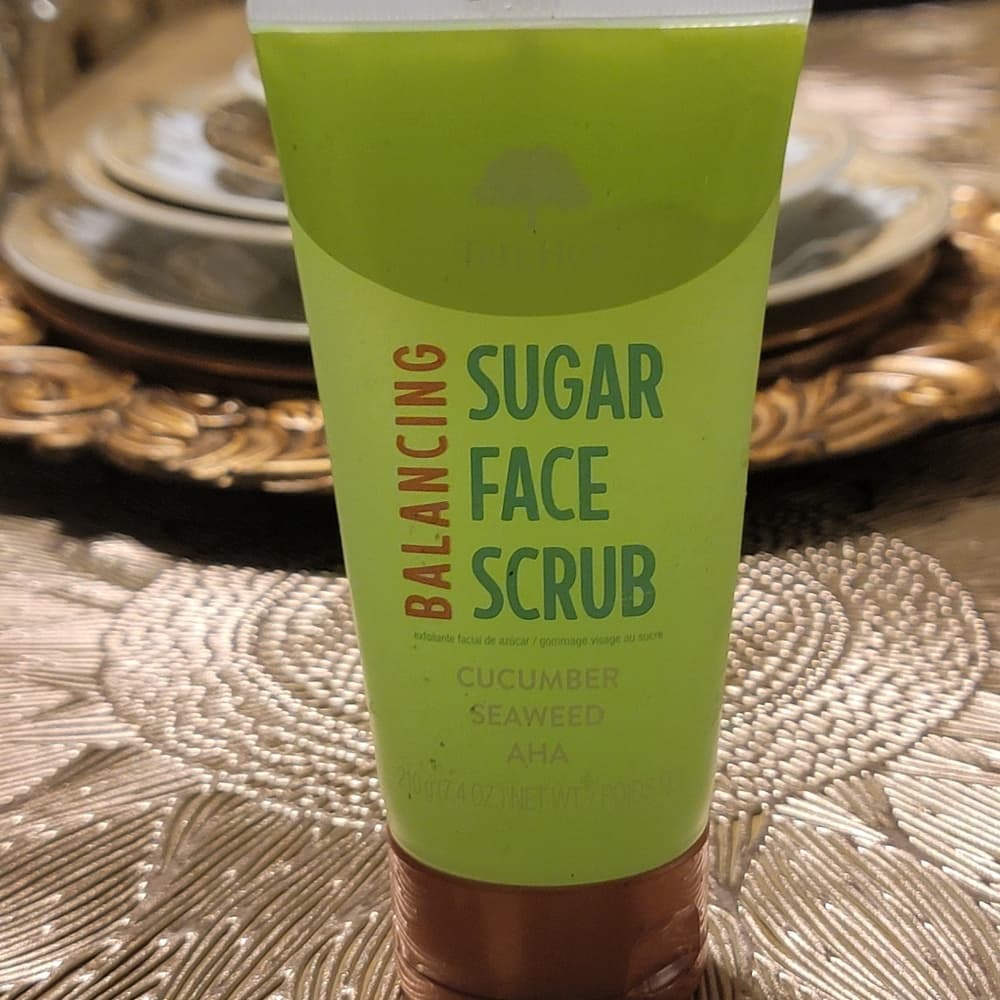 🔥TREE HUT BALANCING FACE SCRUB CUCUMBER & SEAWEED🔥 - Thumbnail 3