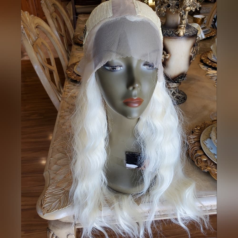 Bleach Blonde Beauty Lace Front Wig - Thumbnail 5