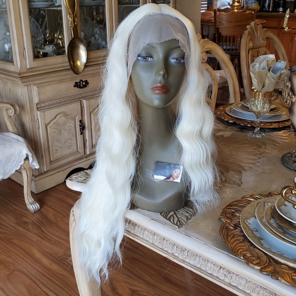 Bleach Blonde Beauty Lace Front Wig - Thumbnail 2