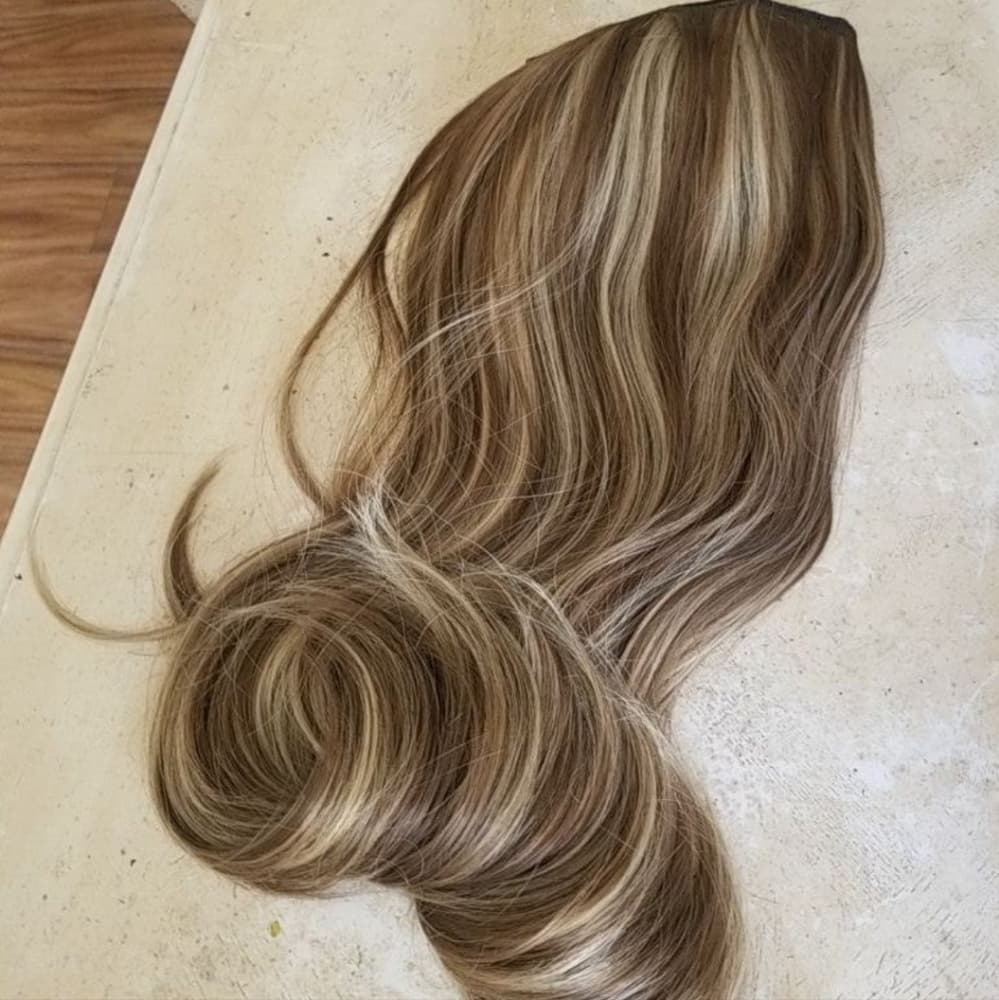 Brown Blonde 20" long synthetic straight hair extensions halo wire fish line - Thumbnail 3