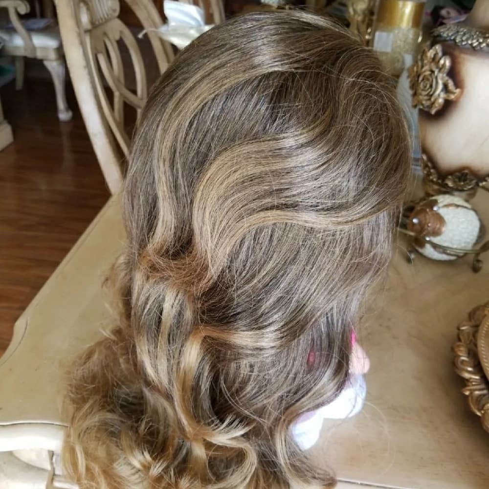 Beautiful Ash Blondish LaceFront Wig 20-24 inches!