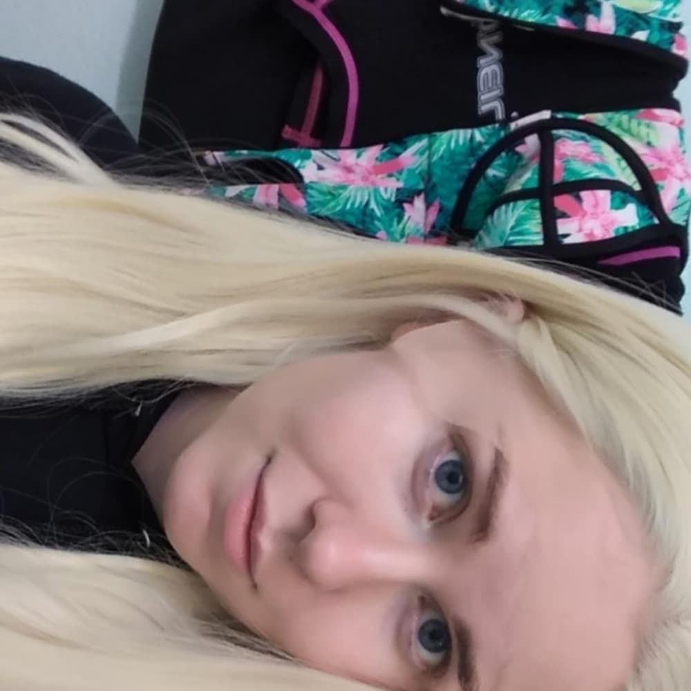 Blonde Wavy Beauty Lace Front Wig - Thumbnail 2