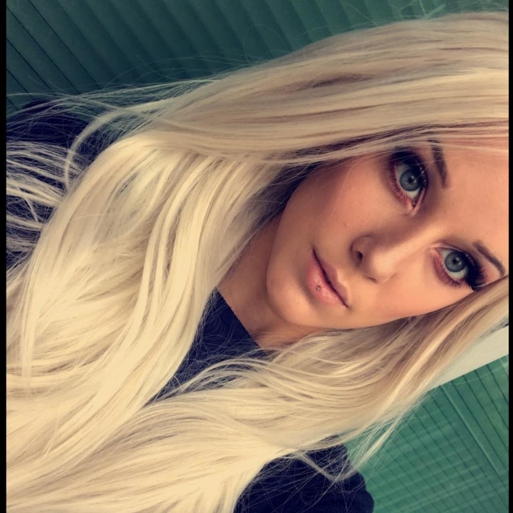 Blonde Wavy Beauty Lace Front Wig - Thumbnail 3