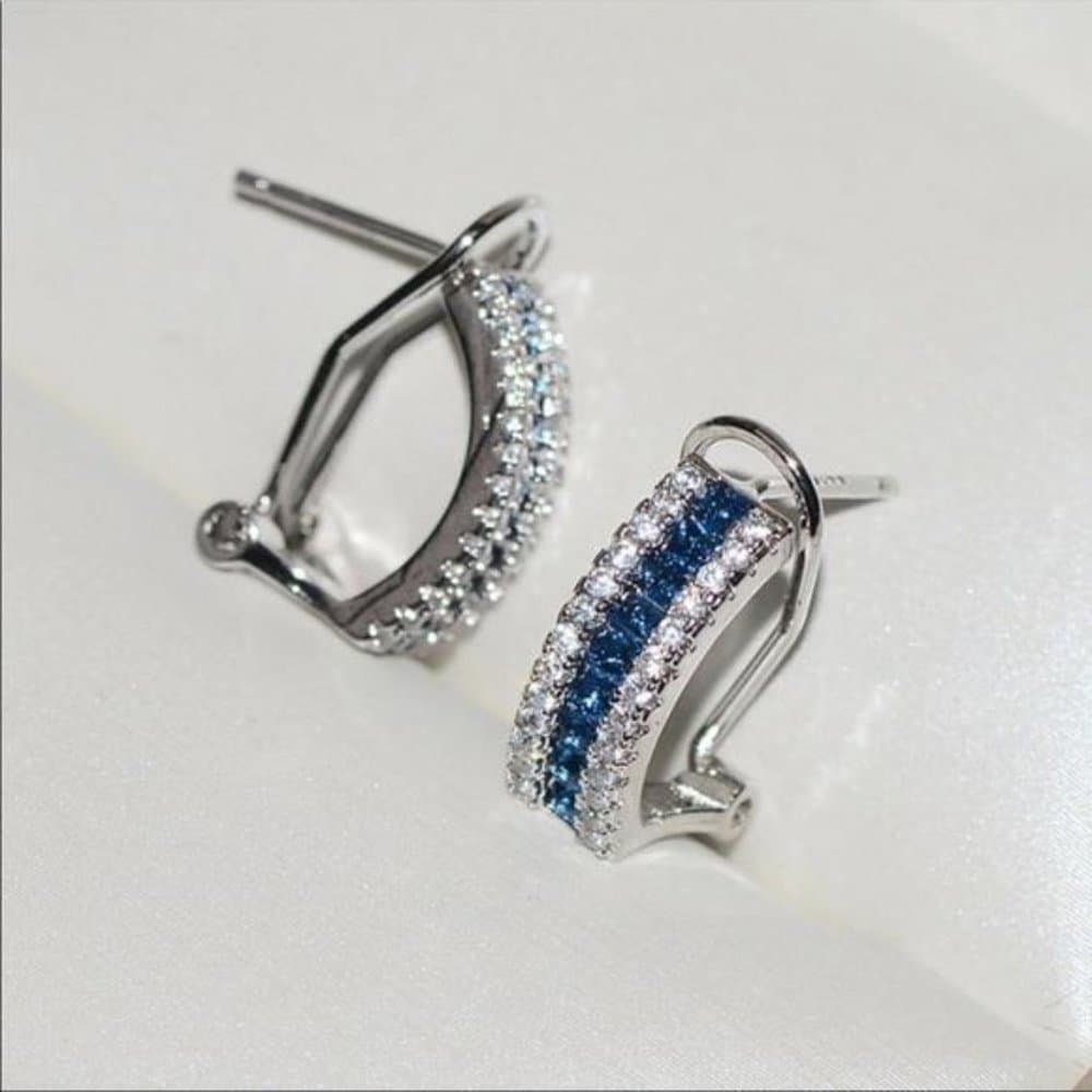 NEW WHITE GOLD BLUE WHITE DIAMOND OMEGA STUD EARRINGS - Thumbnail 2
