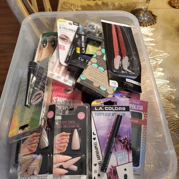 Beauty Lot Bundle - Thumbnail 8
