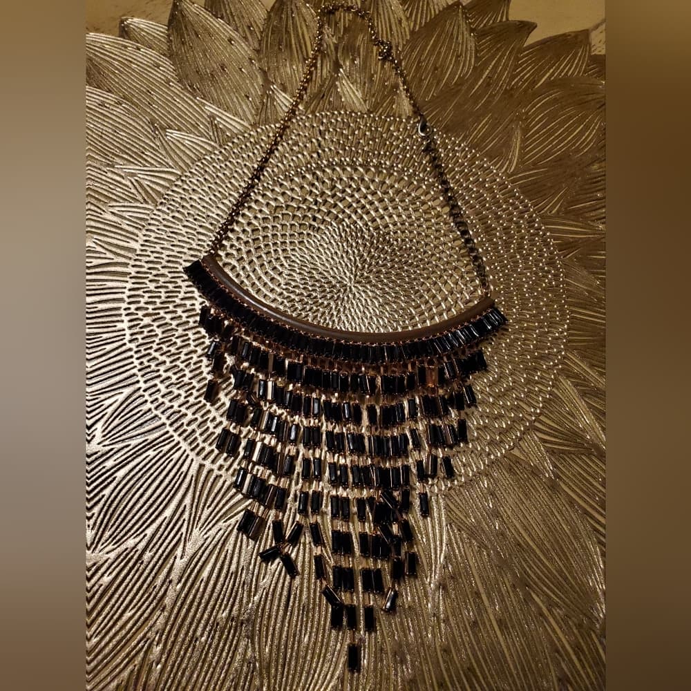 Black Gold Exotic Hanging Necklace - Thumbnail 2