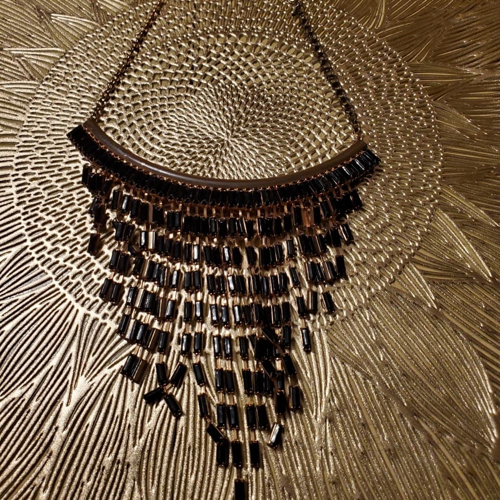 Black Gold Exotic Hanging Necklace - Thumbnail 3
