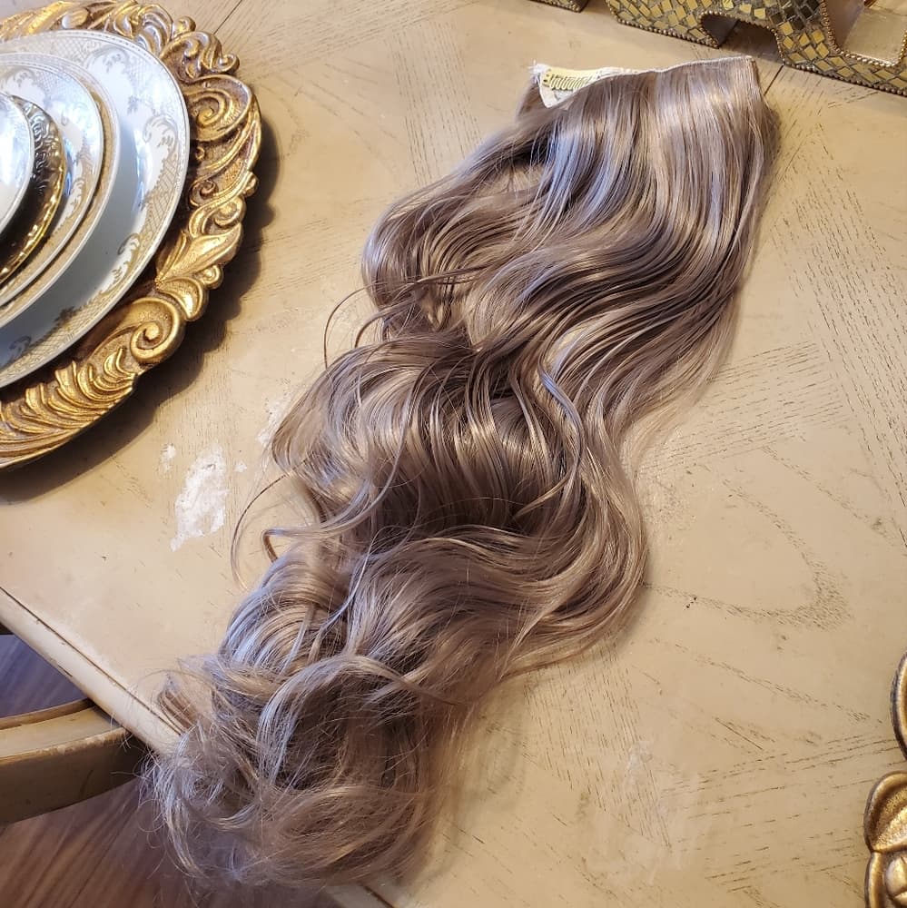Dark Blonde Blonde Clip in Extension - Thumbnail 6