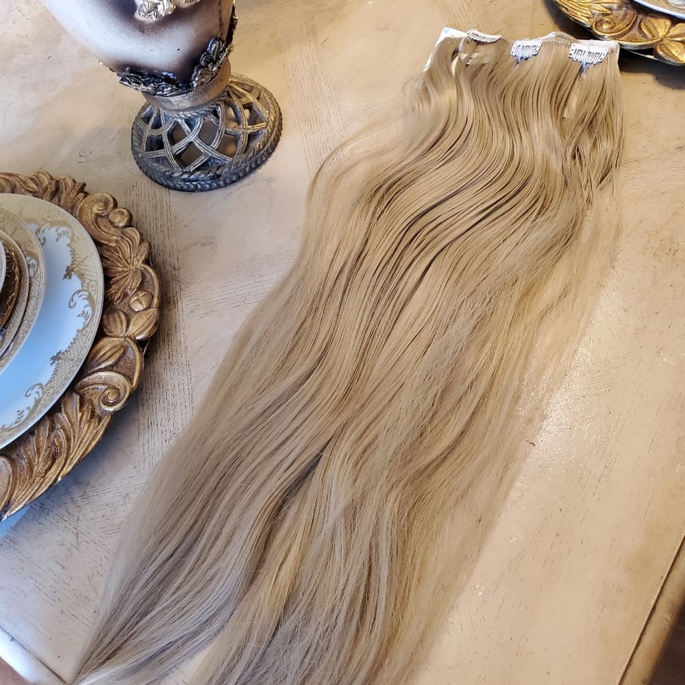 Ash Blonde Clip in Extension - Thumbnail 4