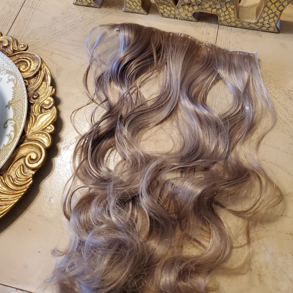 Dark Blonde Blonde Clip in Extension - Thumbnail 2
