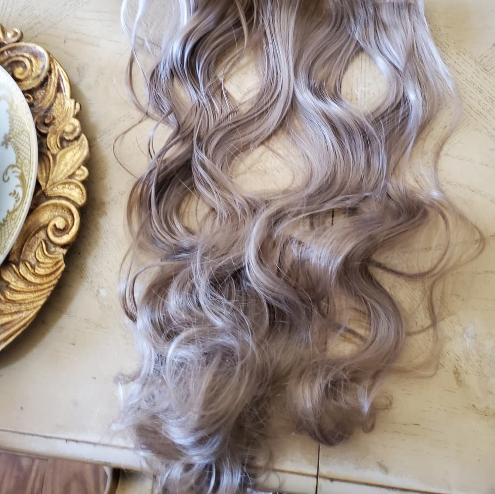 Dark Blonde Blonde Clip in Extension - Thumbnail 3