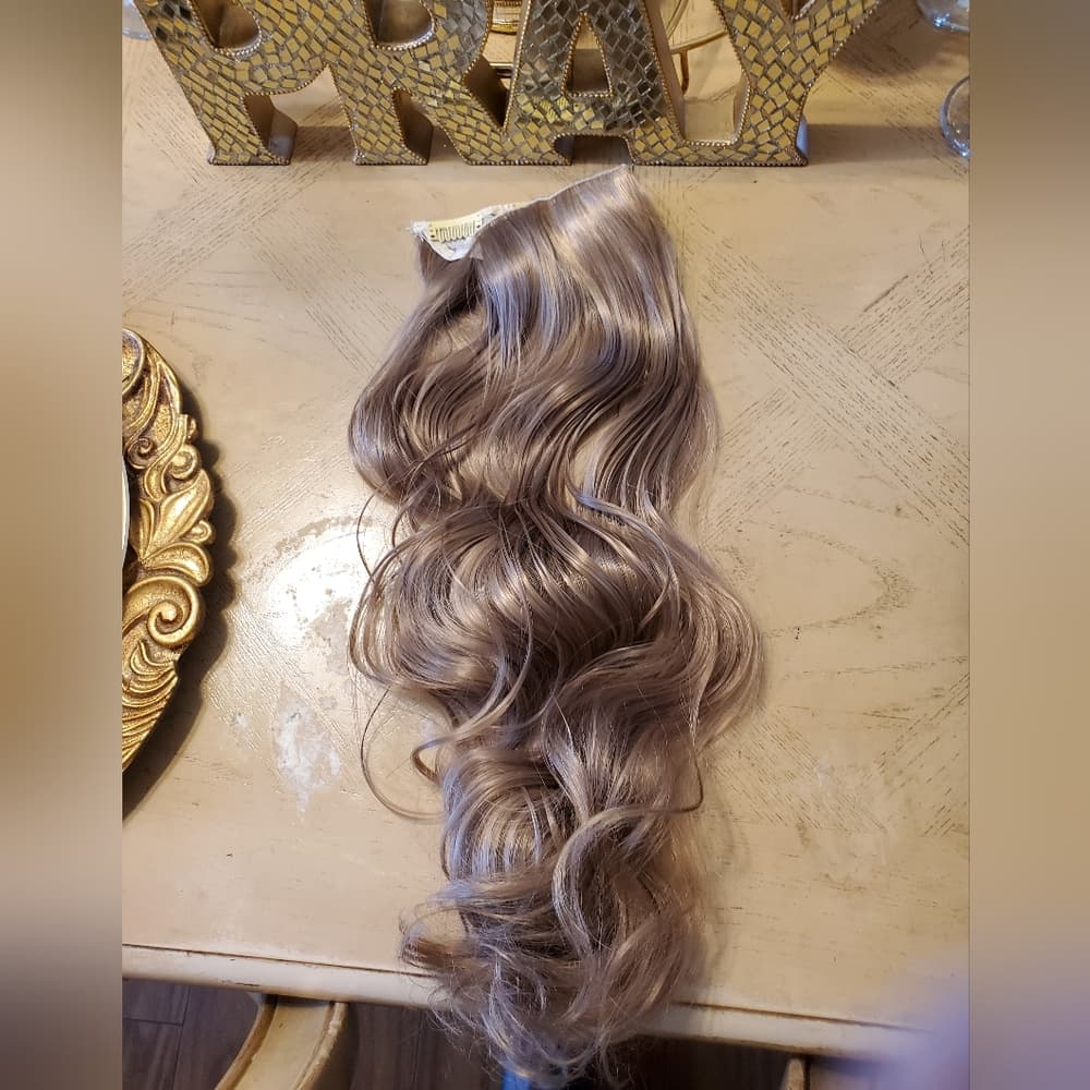 Dark Blonde Blonde Clip in Extension - Thumbnail 8