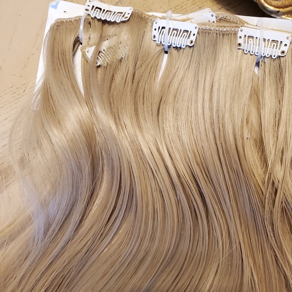 Ash Blonde Clip in Extension