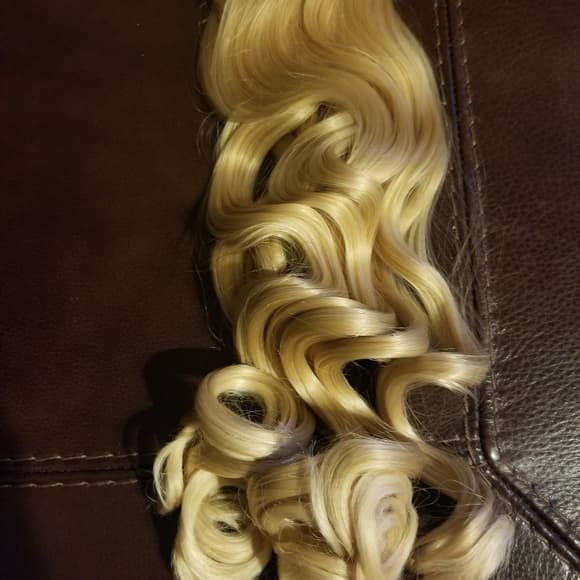 Blonde Beauty Full Head clip in Extension - Thumbnail 9