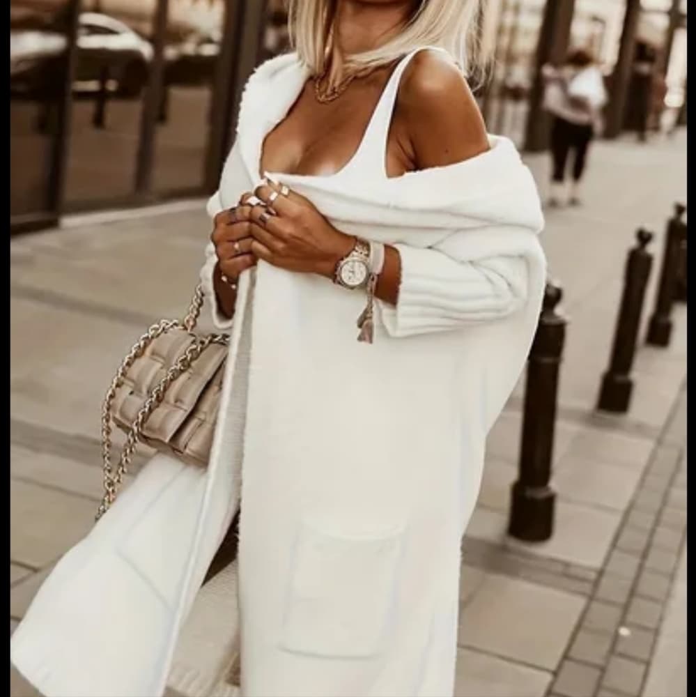 Beautiful White Cardigan - Thumbnail 4
