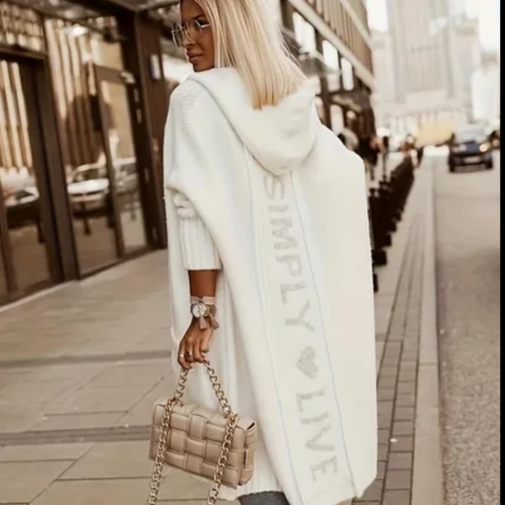 Beautiful White Cardigan - Thumbnail 2