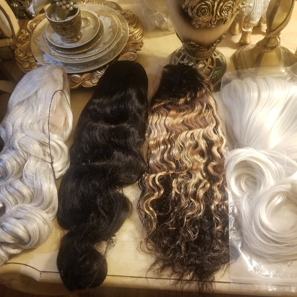 💗💗NWT Wig Beauty Bundle- 4 Wigs!!💗💗 - Thumbnail 4