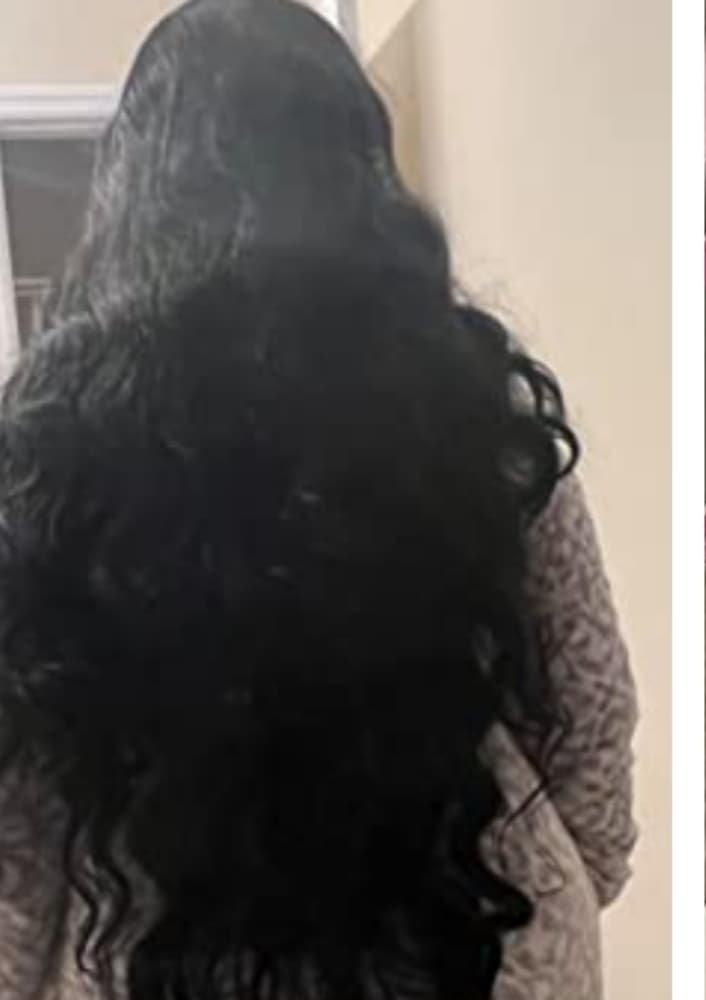 Black LaceFront Wig 32-34 inches!! - Thumbnail 7