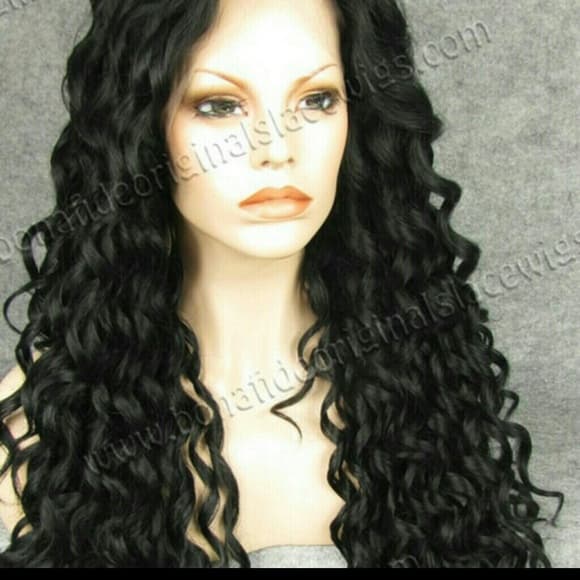 Beautiful Curly Lace Front Wig 26 inches - Thumbnail 2