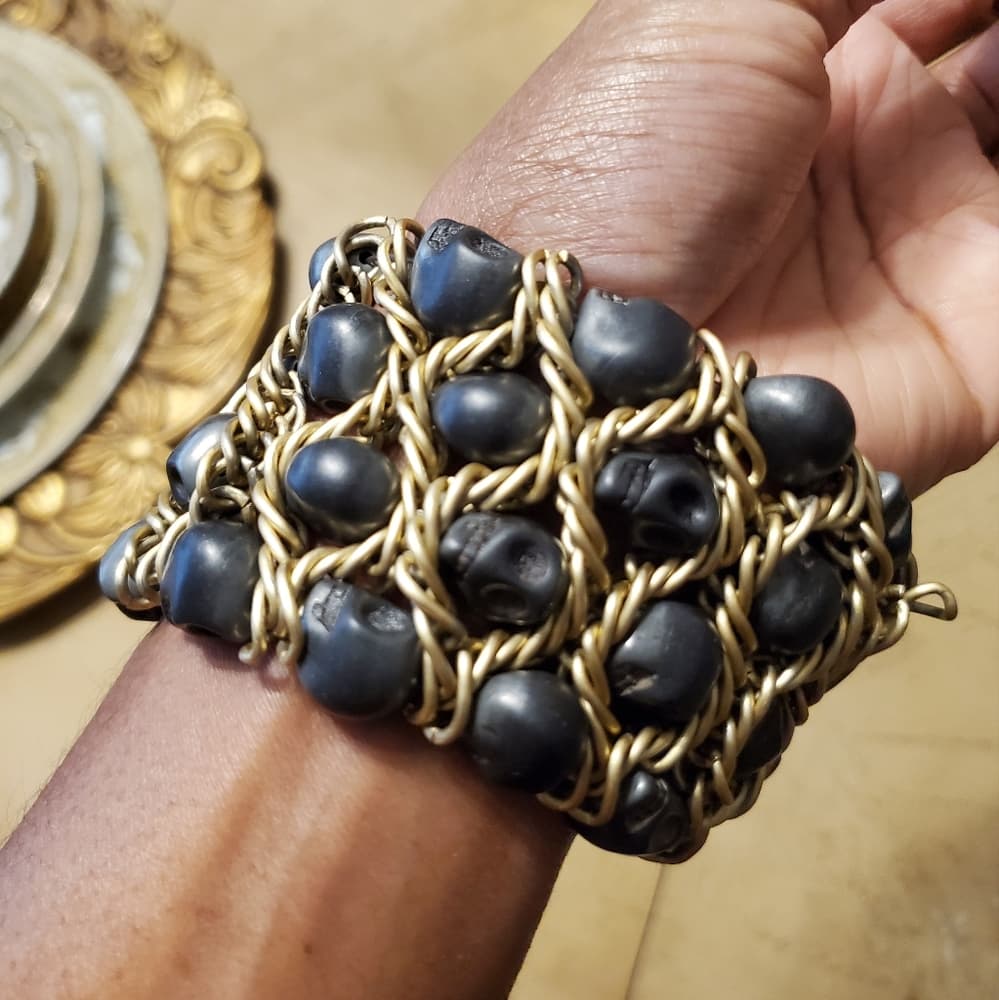 Black and Gold Skulls Bracelet - Thumbnail 5