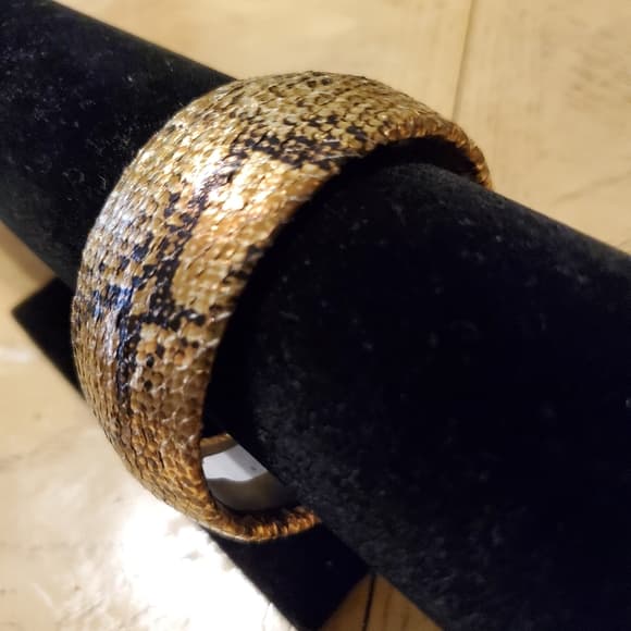 Snake Skin Print Bangle Bracelet - Thumbnail 5