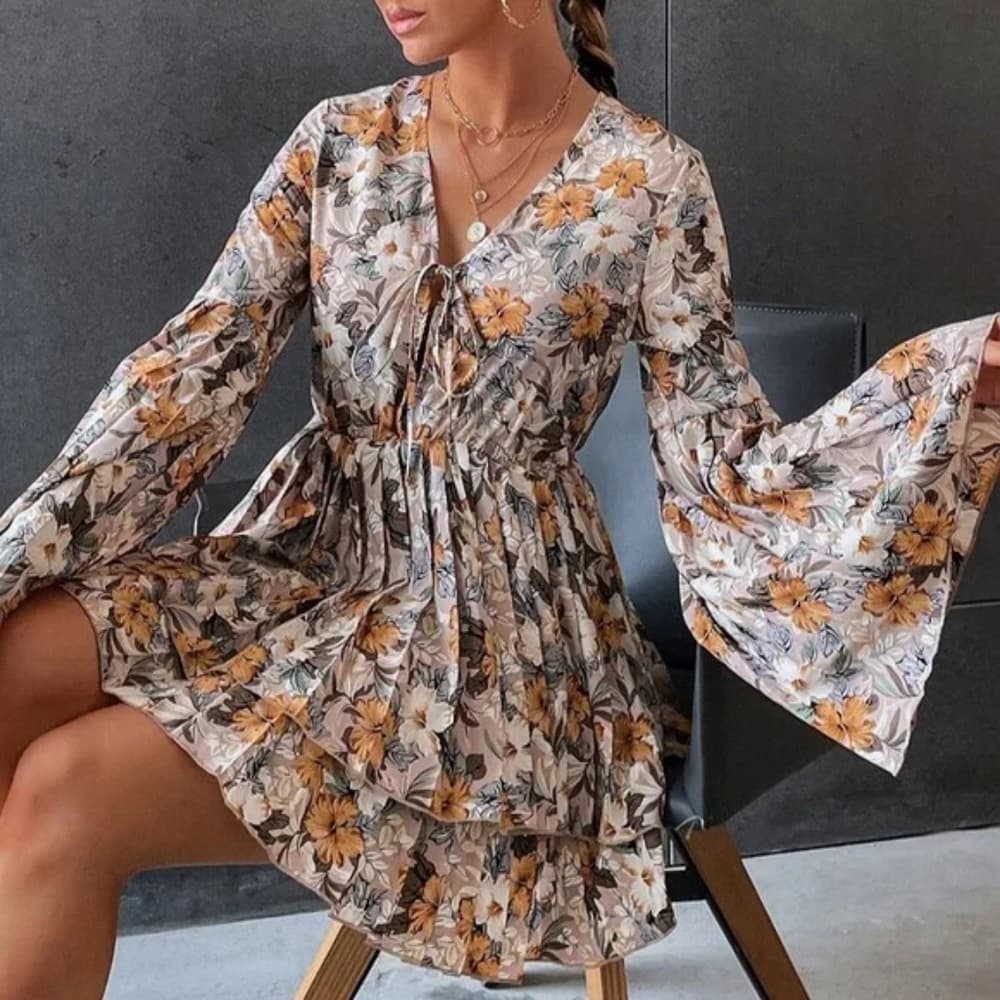 BOHO FLORAL BELL SLEEVE PLEATED DRESS!