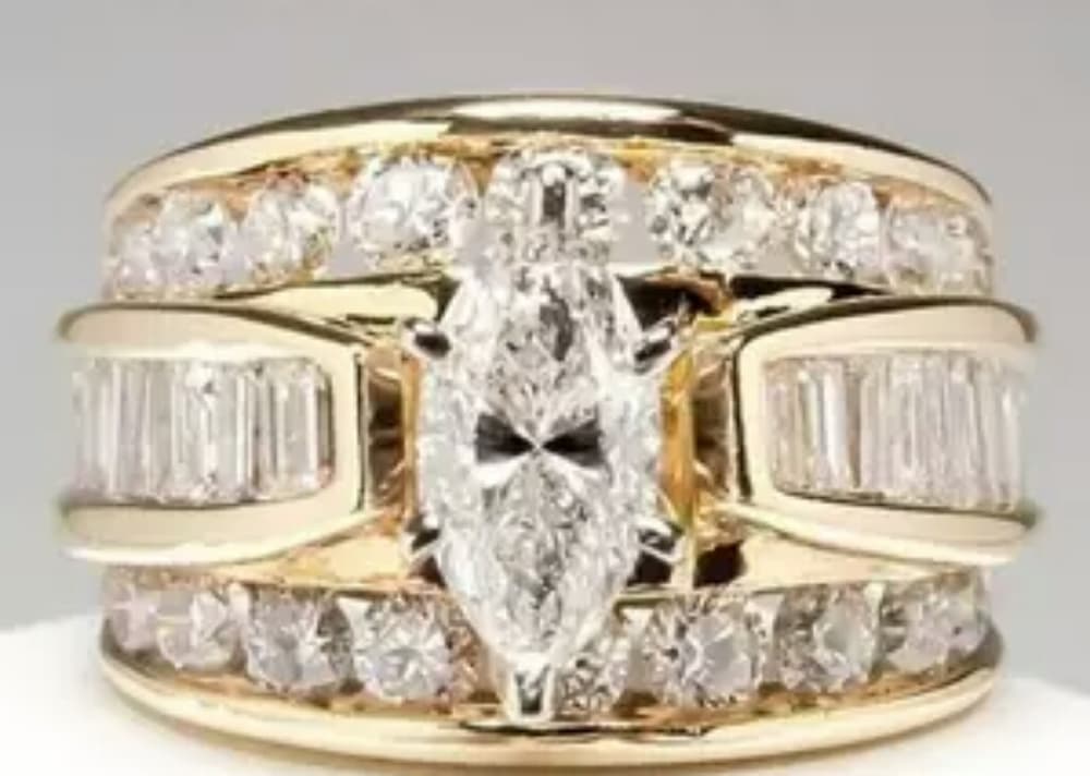 Beautiful Wedding Ring - Thumbnail 2
