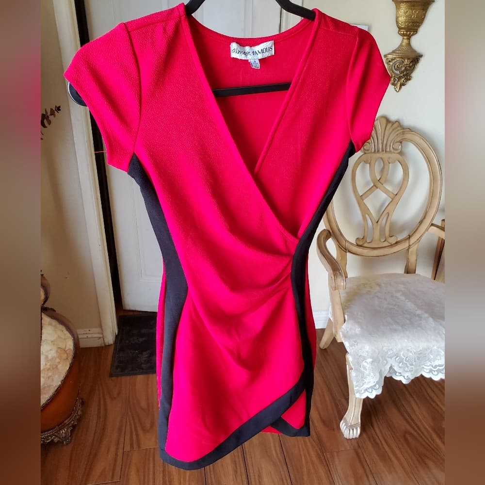 Red Black Dress - Thumbnail 3