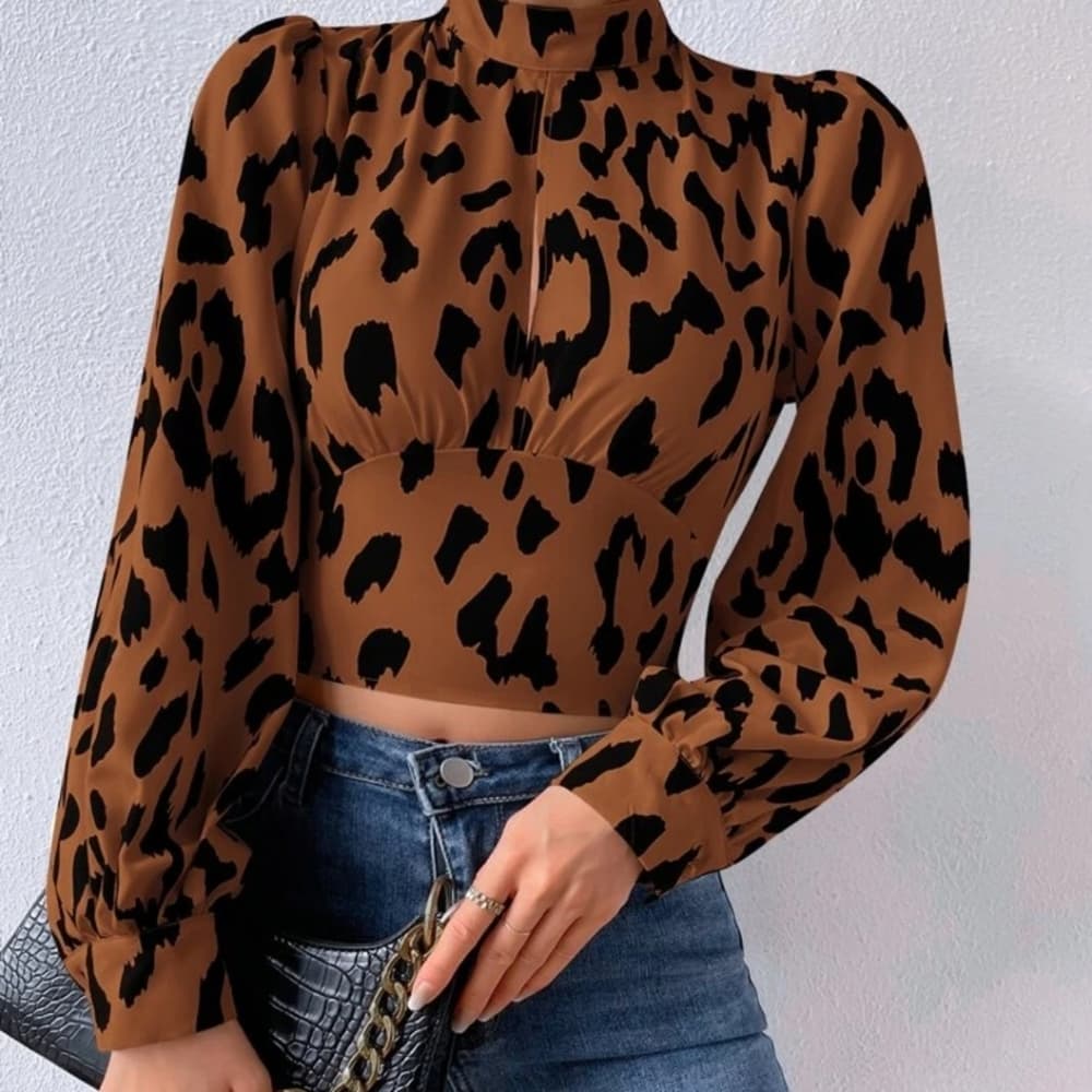 Allover Print Tie Backless Bishop Sleeve Crop Top - Thumbnail 5