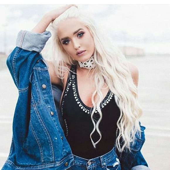 Blonde Beauty Full Head Clip In Extension - Thumbnail 3