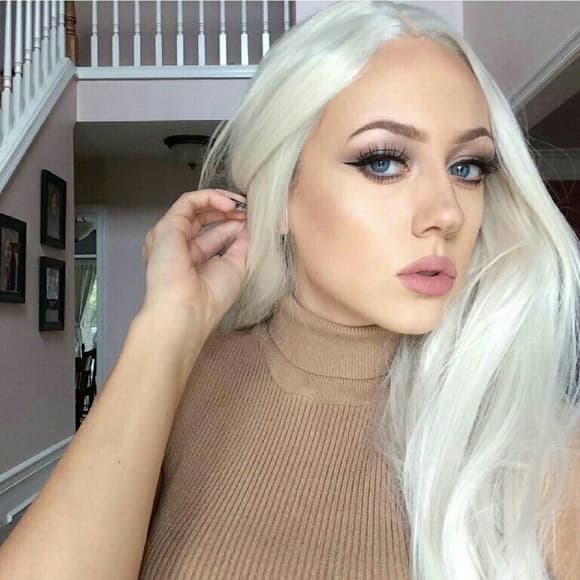 FLASH SALE-Blonde Wavy Beauty Lace Front Wig 24 inches - Thumbnail 4