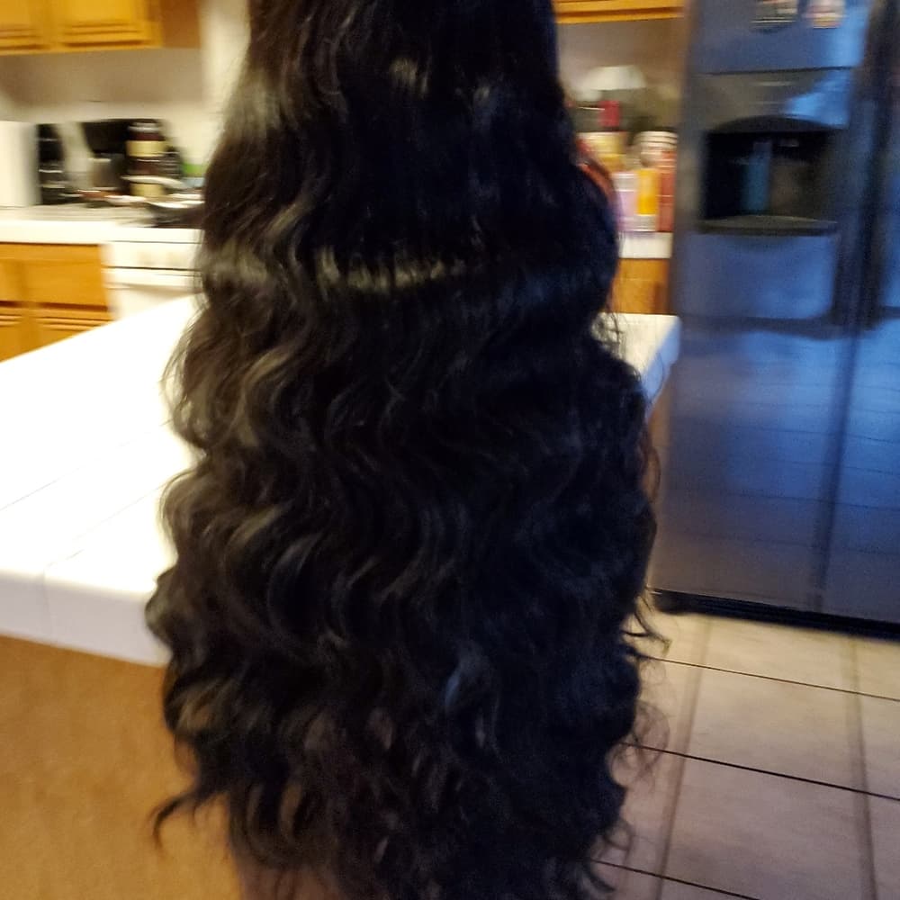 Black LaceFront Wig 32-34 inches!! - Thumbnail 5