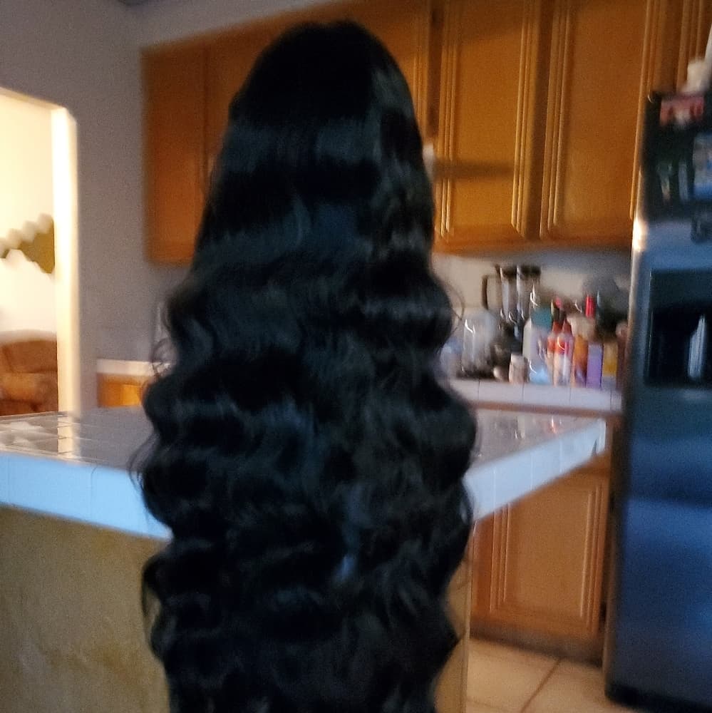 Black LaceFront Wig 32-34 inches!! - Thumbnail 8