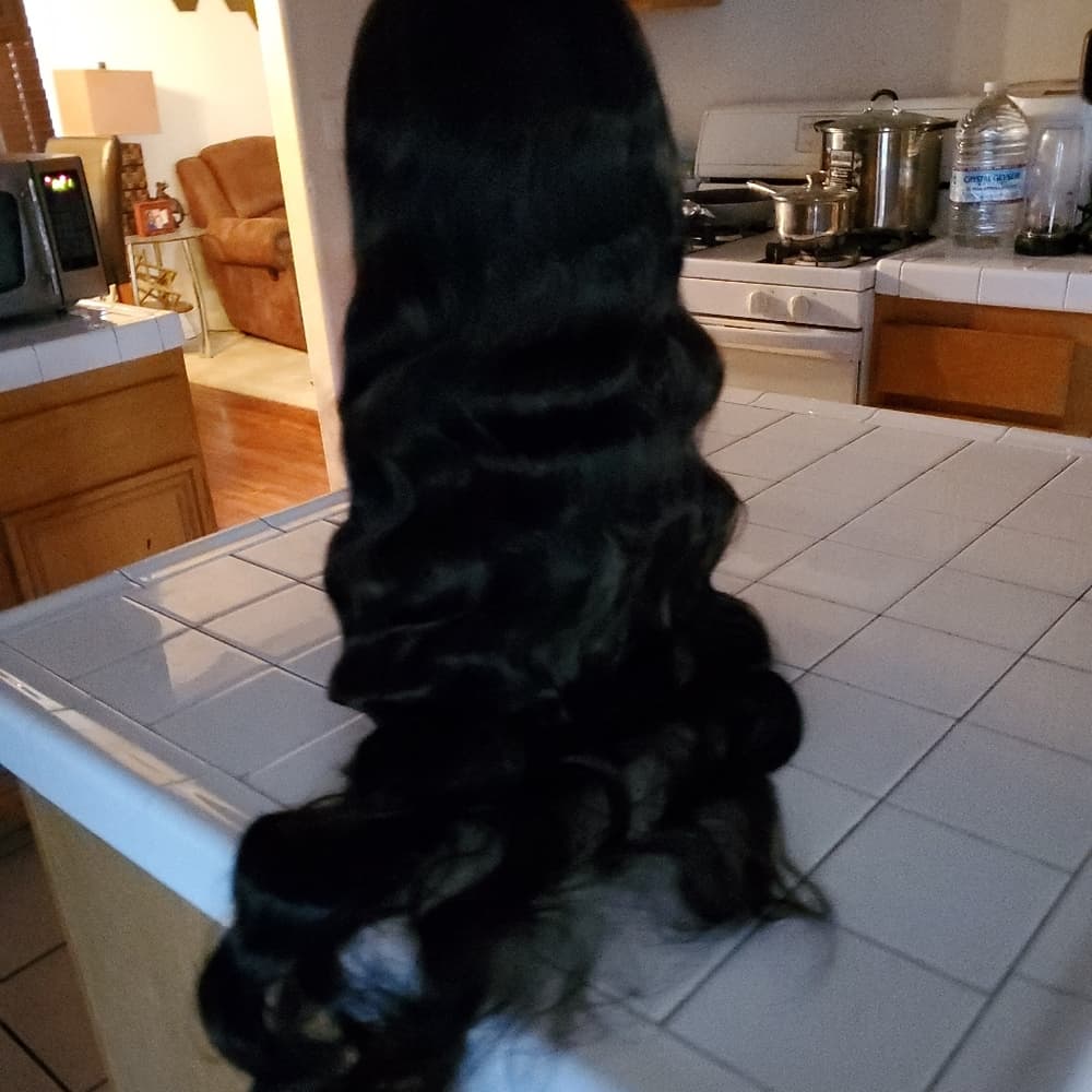 Black LaceFront Wig 32-34 inches!! - Thumbnail 6