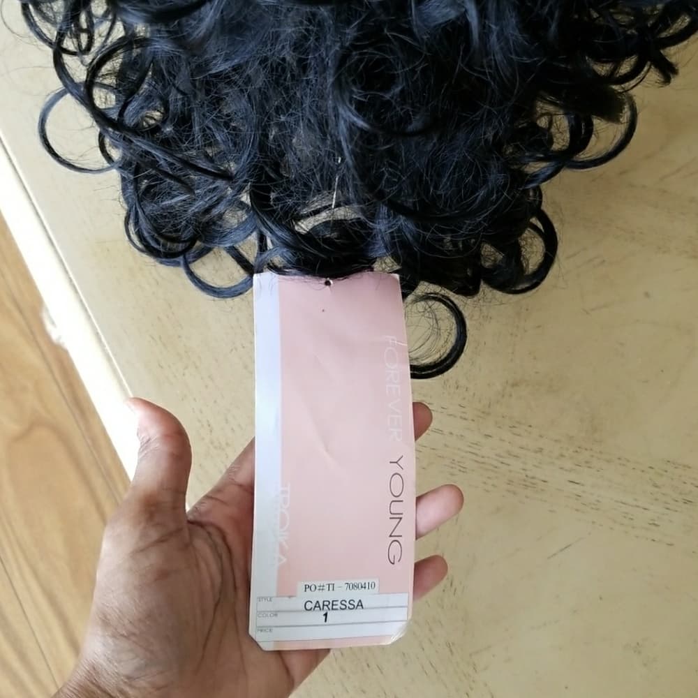 Caressa jet black forever young wig - Thumbnail 3
